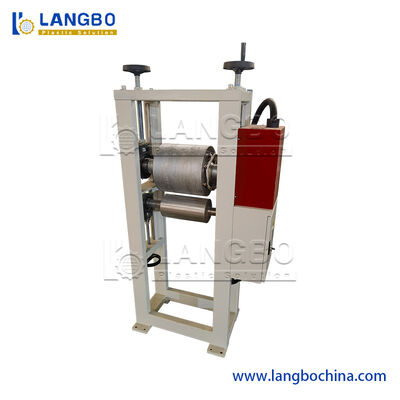 WPC-Decken-Wandplatten Zaun Fenster Tür Brett Ecke Perlen Decking Rollerläden Kabel Trunking Profil Herstellung Maschine