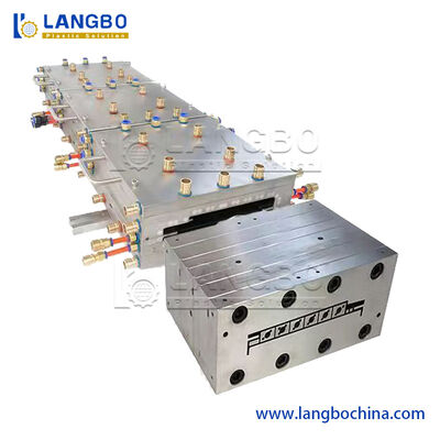 WPC / PVC Decken-/Wandpaneele / Verkleidungen / Fenster/Massivholztürrahmen/Profile / PE-Terrassendielen / Bodenmaschinen Kunststoff WPC-Extrusions-Extruder Fabrikpreis