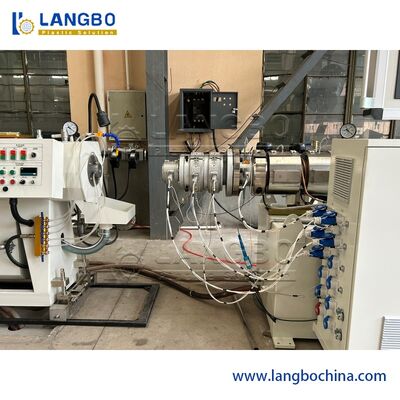 CER-ISO-PVC-Rohr-VerdrängungEnergie des Leitungsrohr-Durchmesser-16 - 630mm 22 - des Extruder-160KW