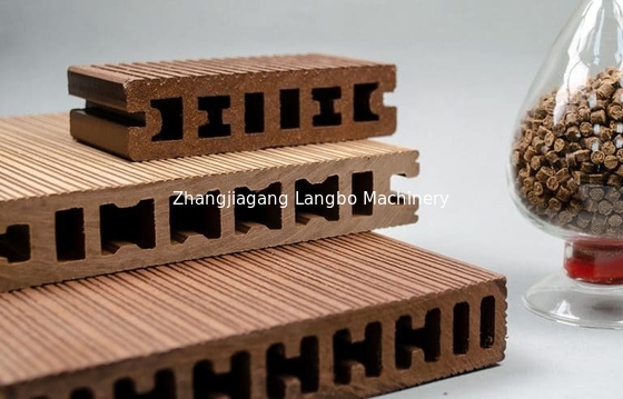 Doppelpelletisierungs-Verdrängungs-Linie Decking-Brett 350KG/H der schrauben-WPC