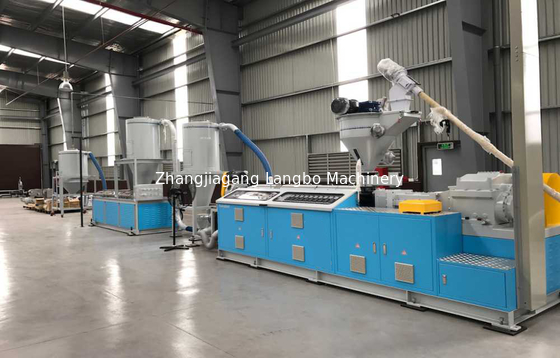 Hochleistungsmaschine für die Extrusion von Holz-Plastik-WPC-Deckingprofilen