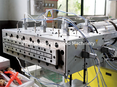 Automatische Konische Zwillingschraubenausdrüser Kunststoff WPC PVC Deckenplatte Sperrholzplatte/Fensterprofil/Türrahmenmachung Extrusionsmaschine/Produktionslinie