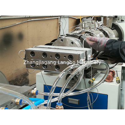 Siemens Motor Power vollautomatische PVC-Produktionslinie für die Extrusion von Kunststoffprofilen für erstklassige Produktion