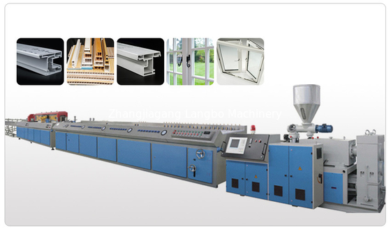 Innen- und Außendekoration WPC-Flutenplattenmachmaschine WPC-Wandplatten-Extrusionslinie-Machine